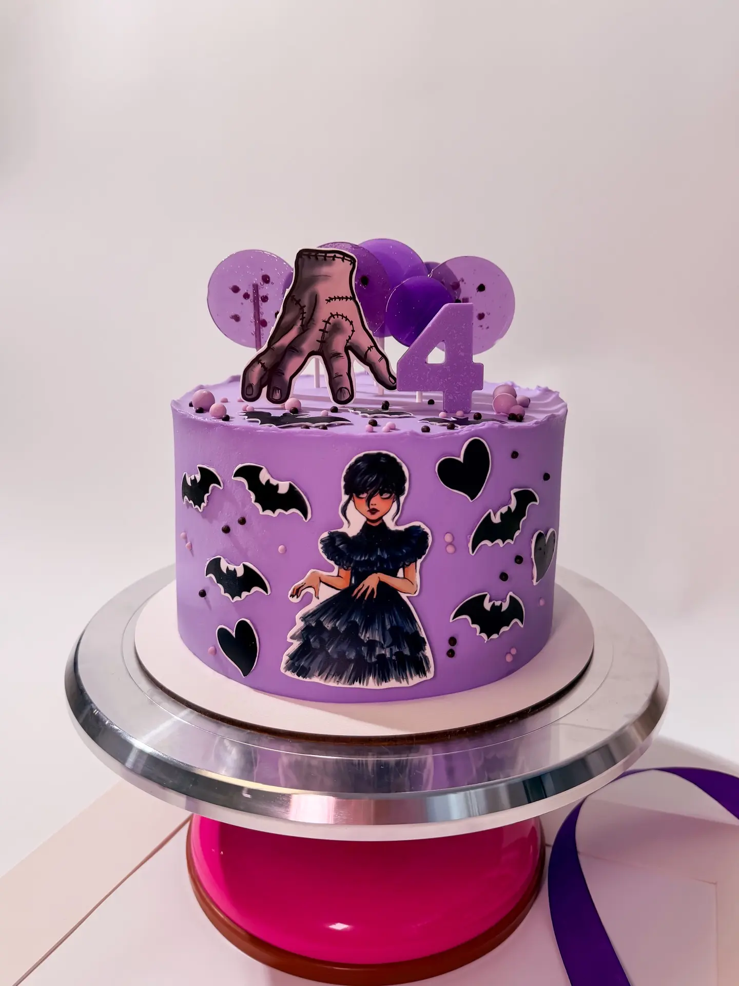 Торт в стиле Уэнздей💜🦇
