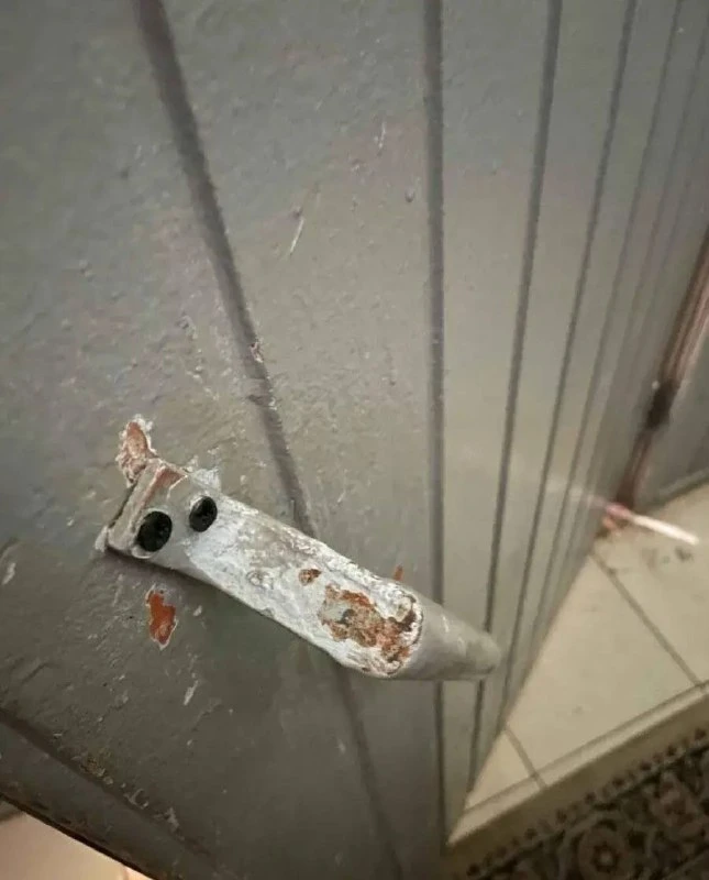 🚪 В Бибирево пожаловались на состояние входной двери в подъезде

Жители дома 13 на Мурановской улиц