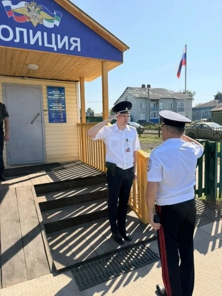 В рамках цикла рабочих поездок Андрей Сицский представил нового руководителя ОМВД Росси...