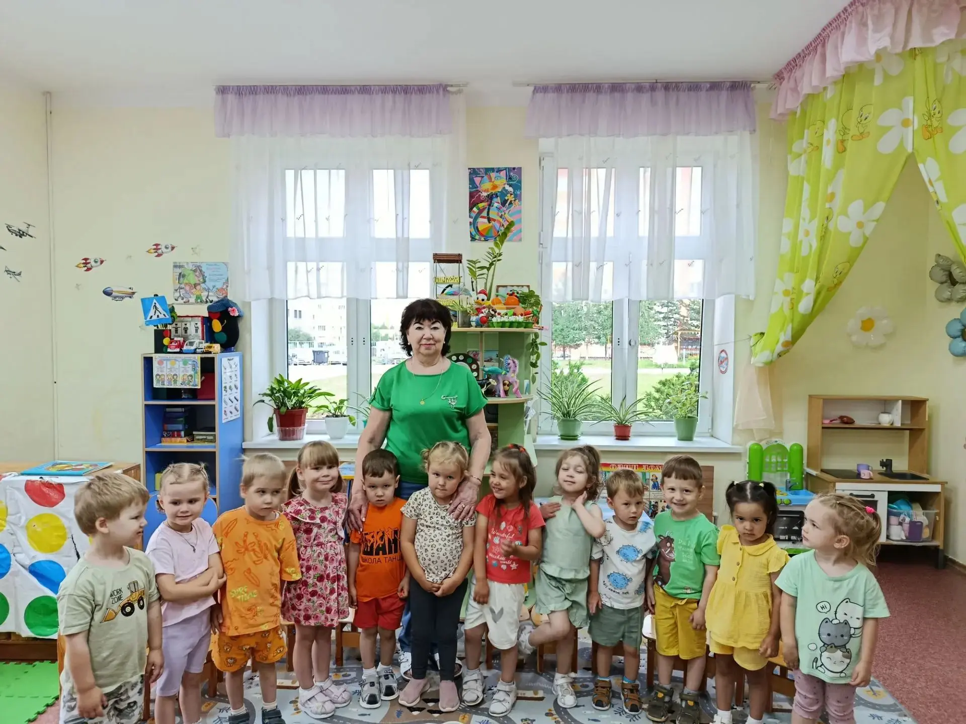 🌈Радуга- интересное явление природы. Семь ярких цветов. Сегодня у нас день радуги. Красный, жёлтый,