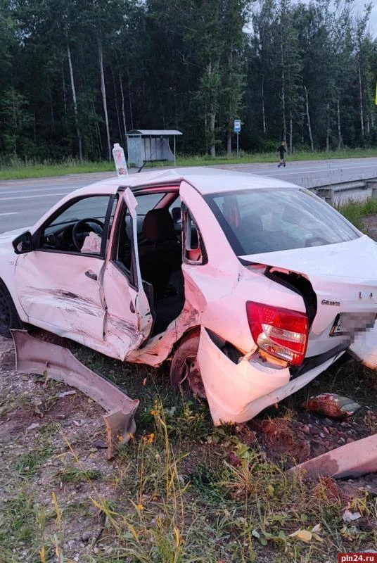 Четыре человека пострадали в ДТП на автодороге Псков – Гдов с участием пьяного водителя. Как сообщил