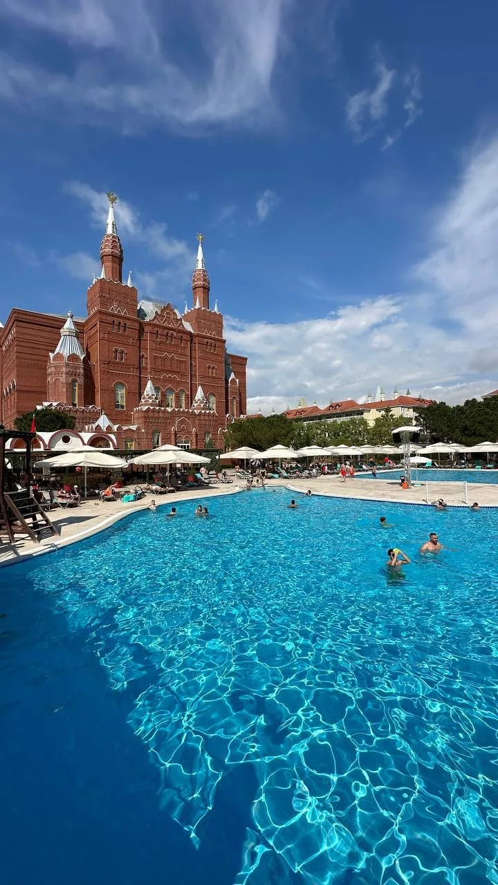 «А из нашего окна……
площадь Красная видна»


Kremlin Palace 5* 

🇹🇷 Отель-легенда: роскошный компл