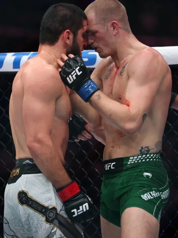 «Скажи Махачеву, какой он великий, когда отберешь у него пояс». Глава UFC Уайт обратилс...