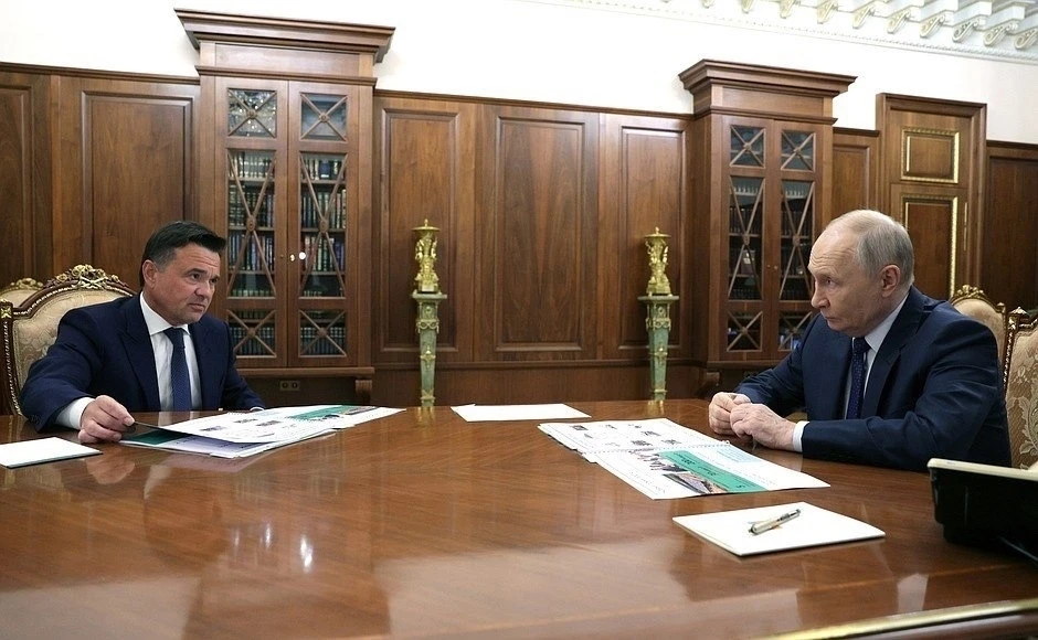 Путин напомнил Воробьёву о долгах

"У вас по ЖКХ большая задолженность", - отметил президент на встр