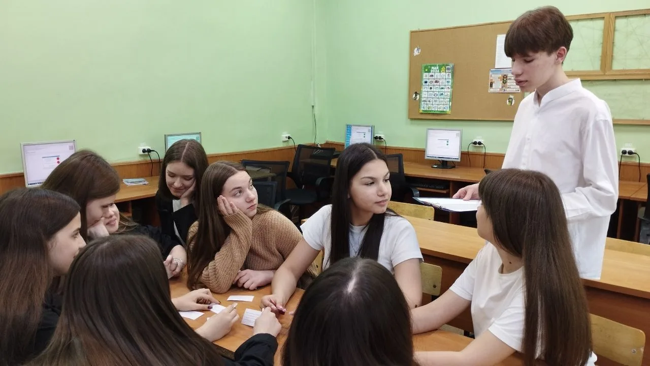 Сегодня в школе прошло профориентационное занятие «Россия комфортная: архитектура общественных прост