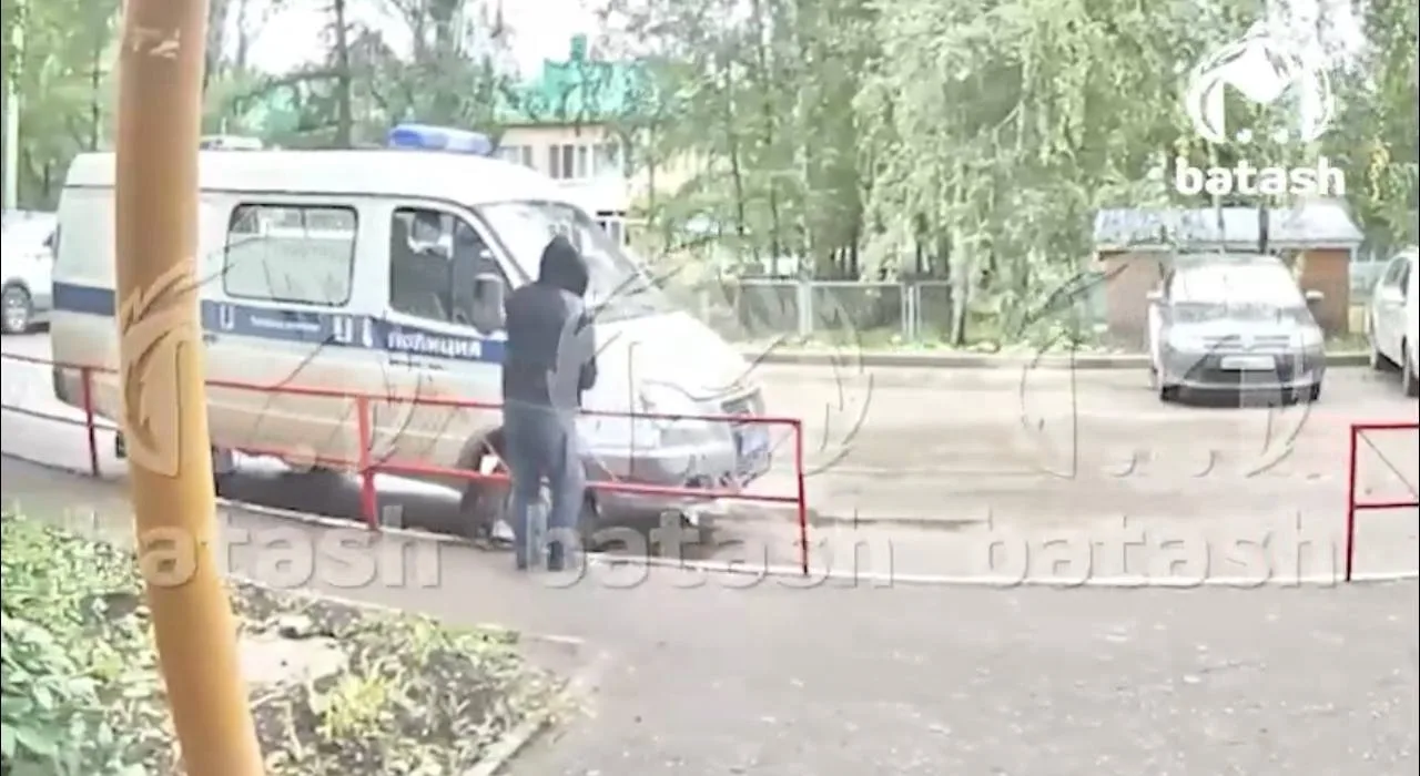 Мужик, который поджег полицейский микроавтобус в Октябрьском, сделал это по указке моше...