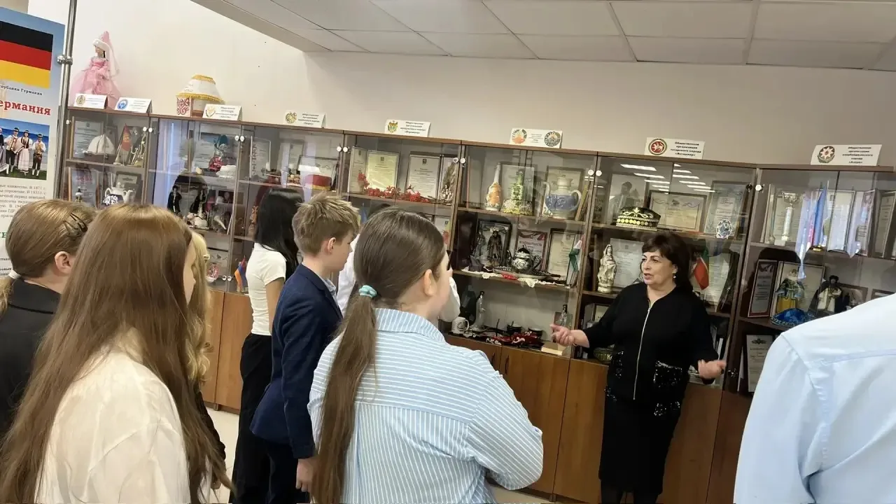 «Да здравствует братский союз и великая дружба народов» - так называется номинация международного ко
