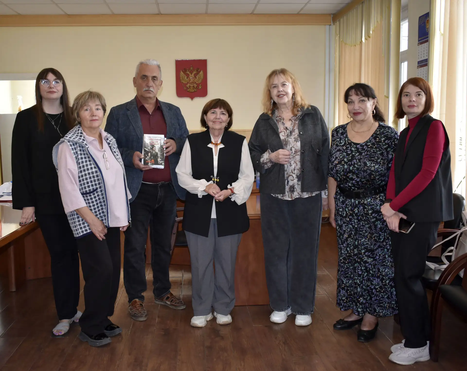 Встретили творческий десант. К нам в Забайкальский округ прибыли известные авторы, чьи ...
