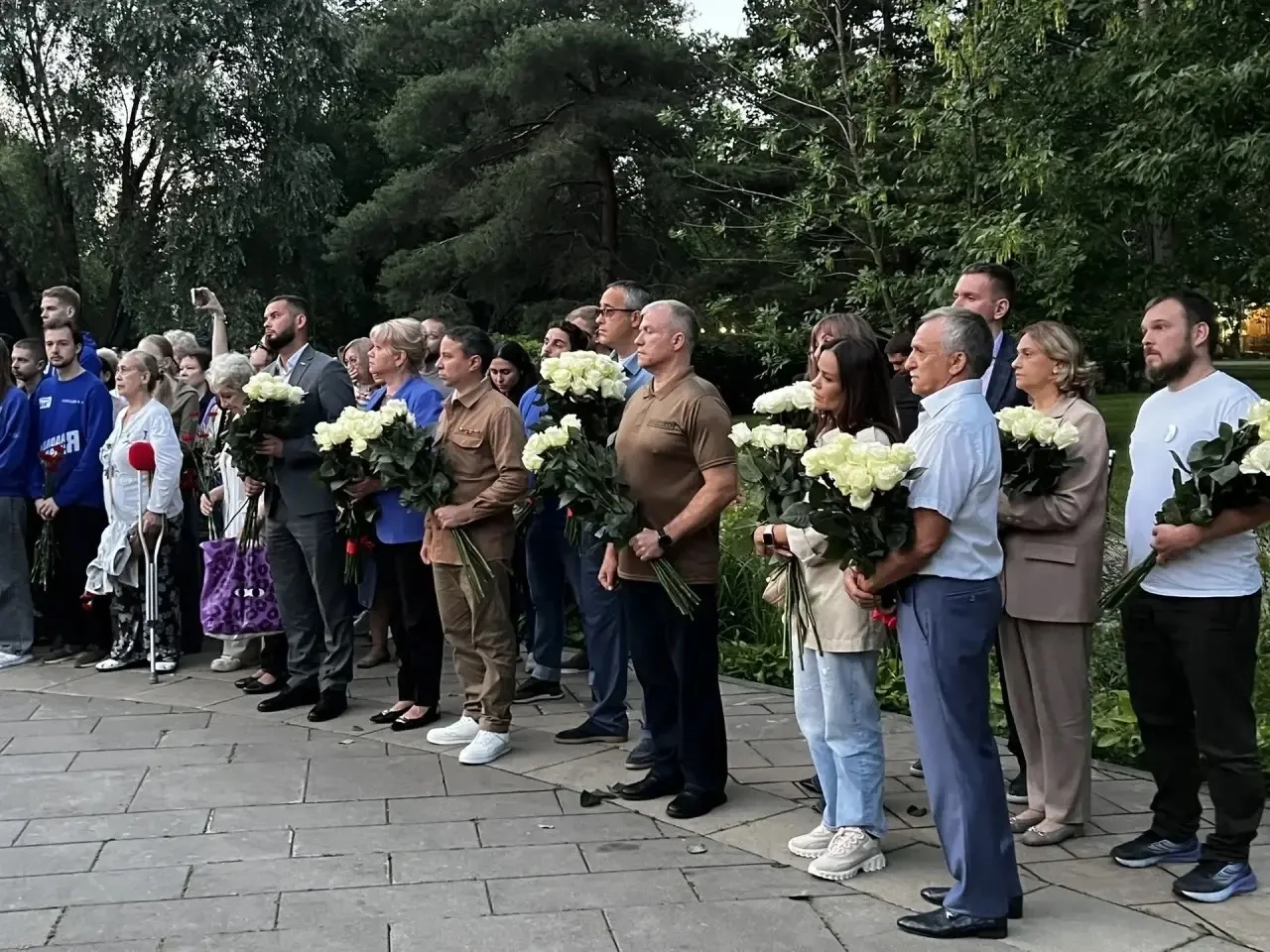 Алтуфьево | Бибирево | Отрадное | Москва🏡

У стелы «Журавли нашей памяти» зажгли свечи в память о д