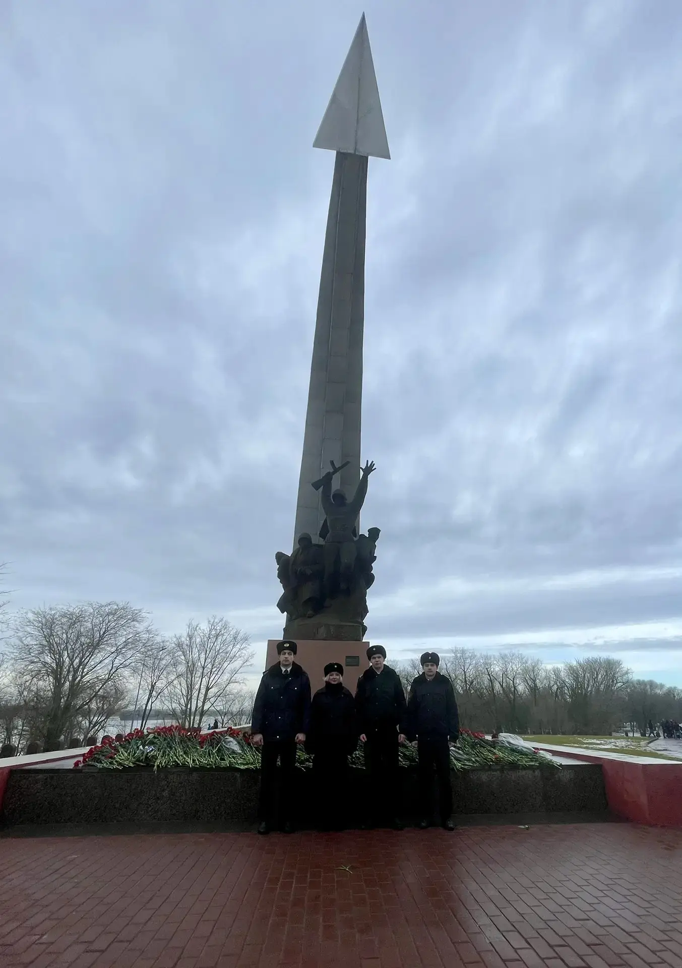 14 февраля 2026 года курсанты и работники Института приняли участие в торжественной церемонии возлож
