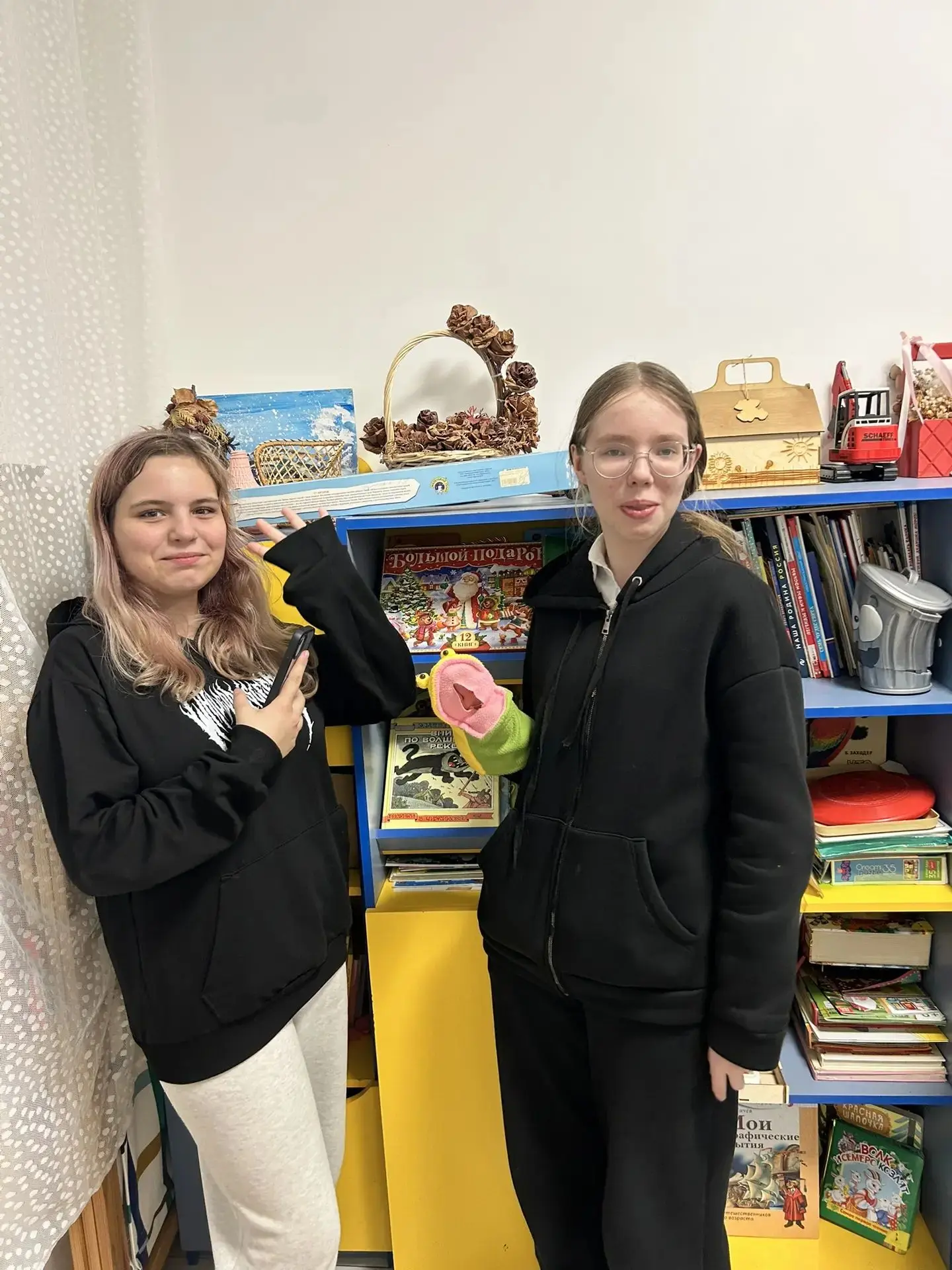 Рита, Таня и Аня из 7 «Б» вместе с Дарьей Викторовной Сидоровой посетили московский дет...