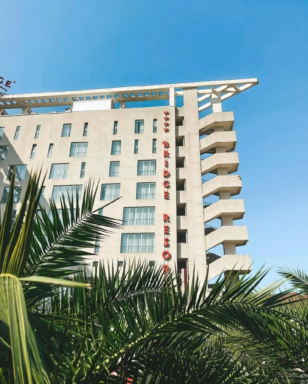 🙂 Комфортный отдых у моря в Сочи

Bridge Resort 4* 
современный отель на берегу Чёрного моря в Имер