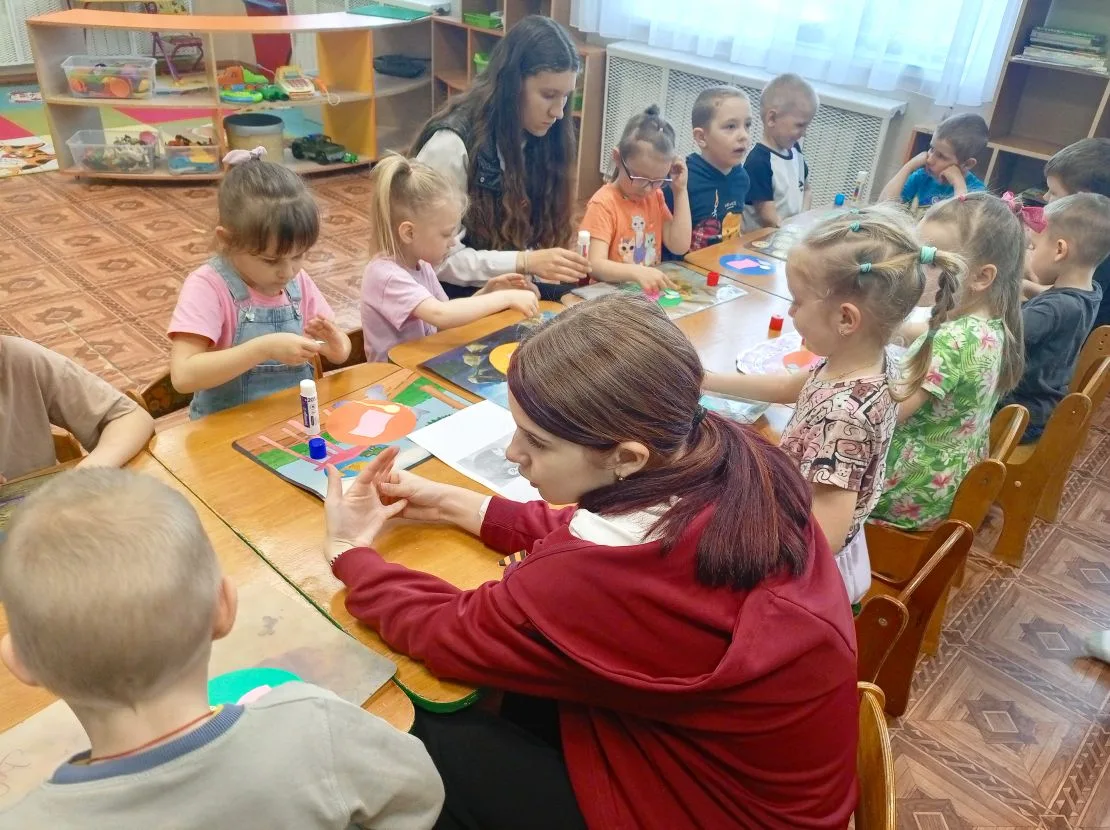 Сегодня воспитанники группы "Непоседы"  приняли участие в  уроке "День Победы", который...