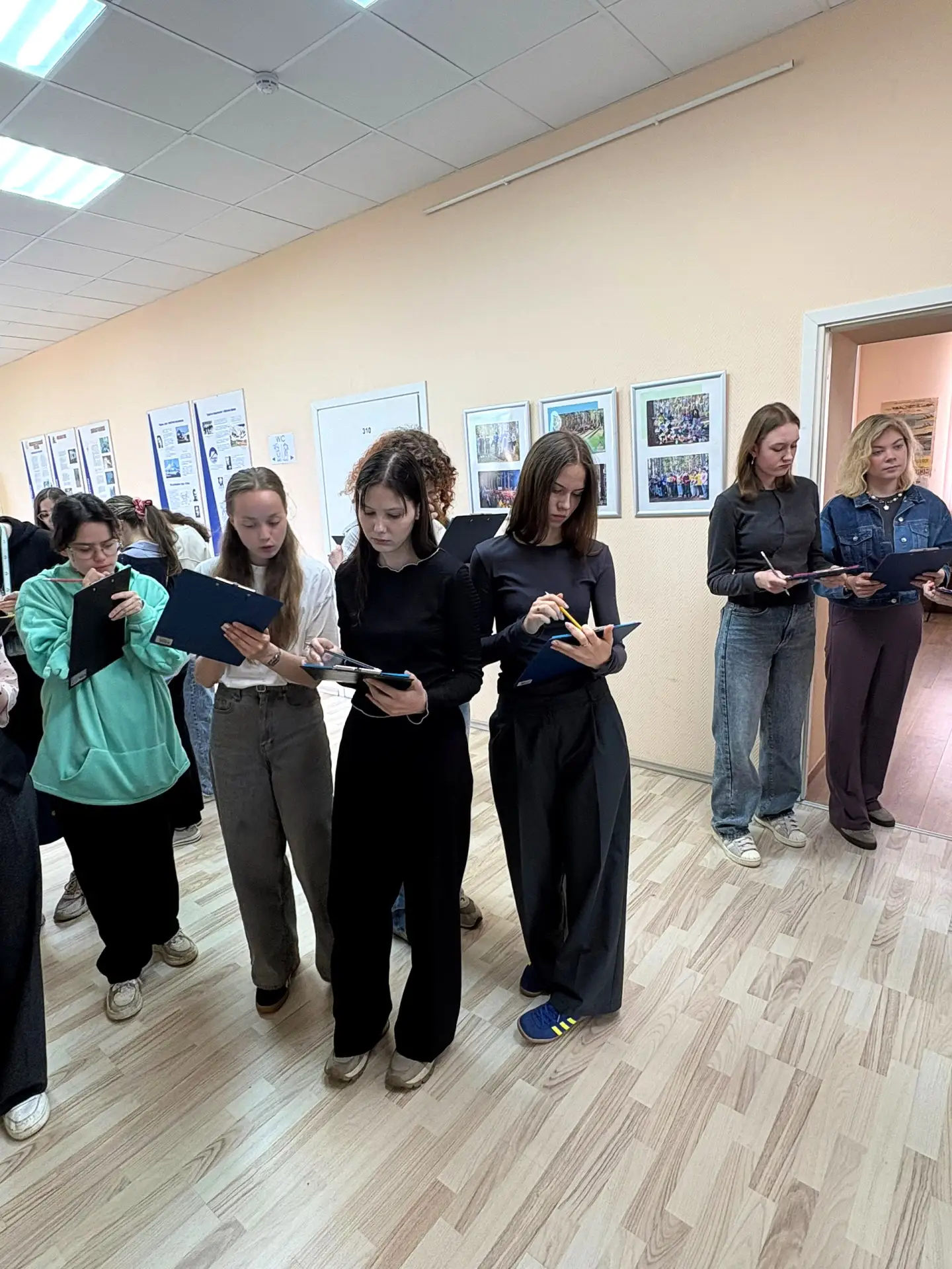 🧭 Студенты кафедры сурдопедагогики познакомились с инклюзивными программами Городской станции юных т