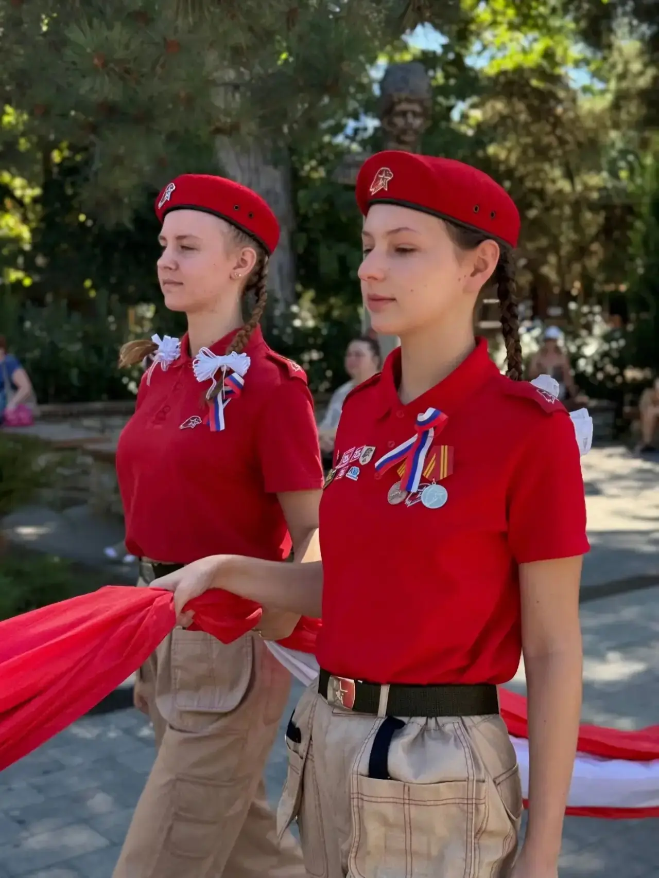 🇷🇺 22 августа, в День Государственного флага России, у памятника «Русские ворота» сос...