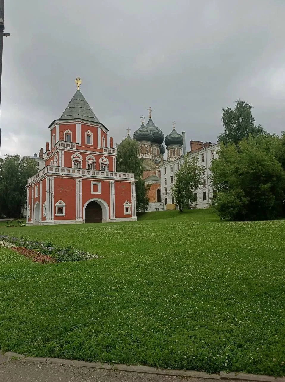 Храм в Измайловском парке на снимке от соседки.
