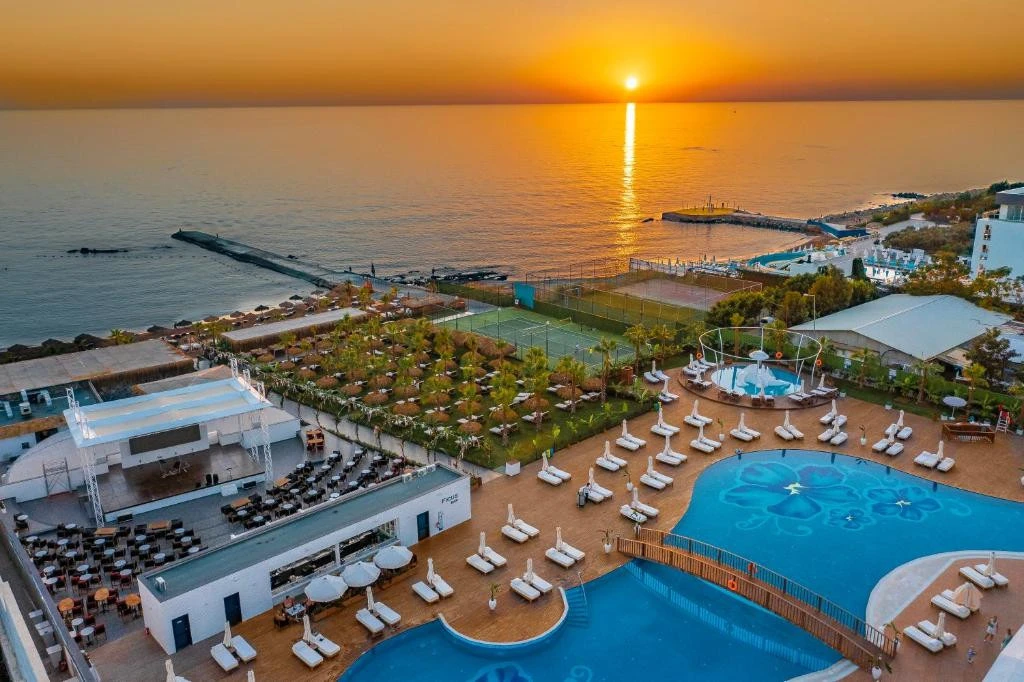 QR-коды на пляже в отеле — плюс или минус?

В прошлом году мы отдыхали в Ali Bey Resort Sorgun в Сид