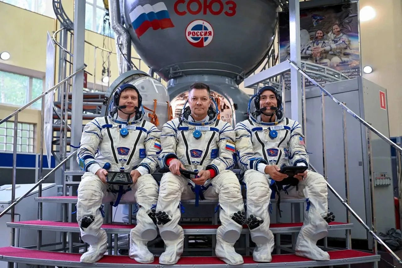 Первая тренировка дублирующего экипажа МКС-76 в полном составе

В марте космонавты Роскосмоса Олег К