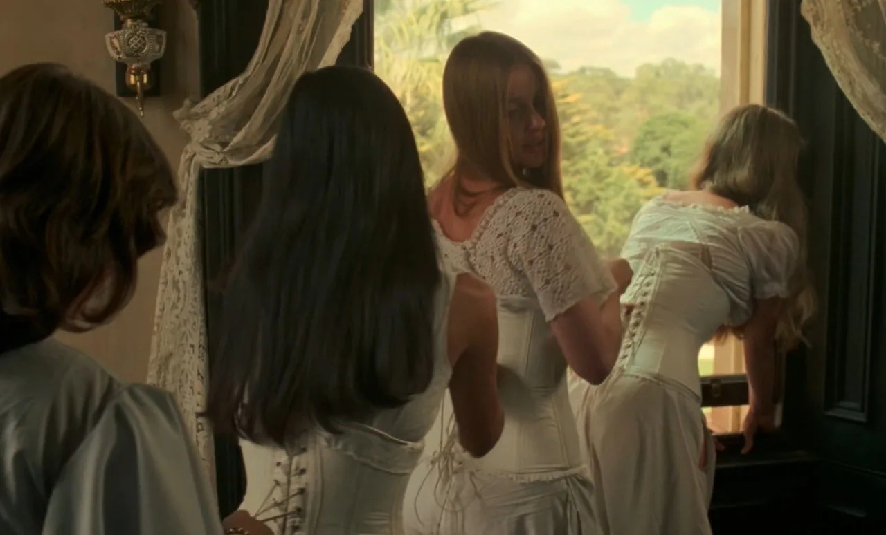 Пикник у Висячей скалы | Picnic at Hanging Rock
1975, dir.Peter Weir

В 1900 году в День Святого Вал