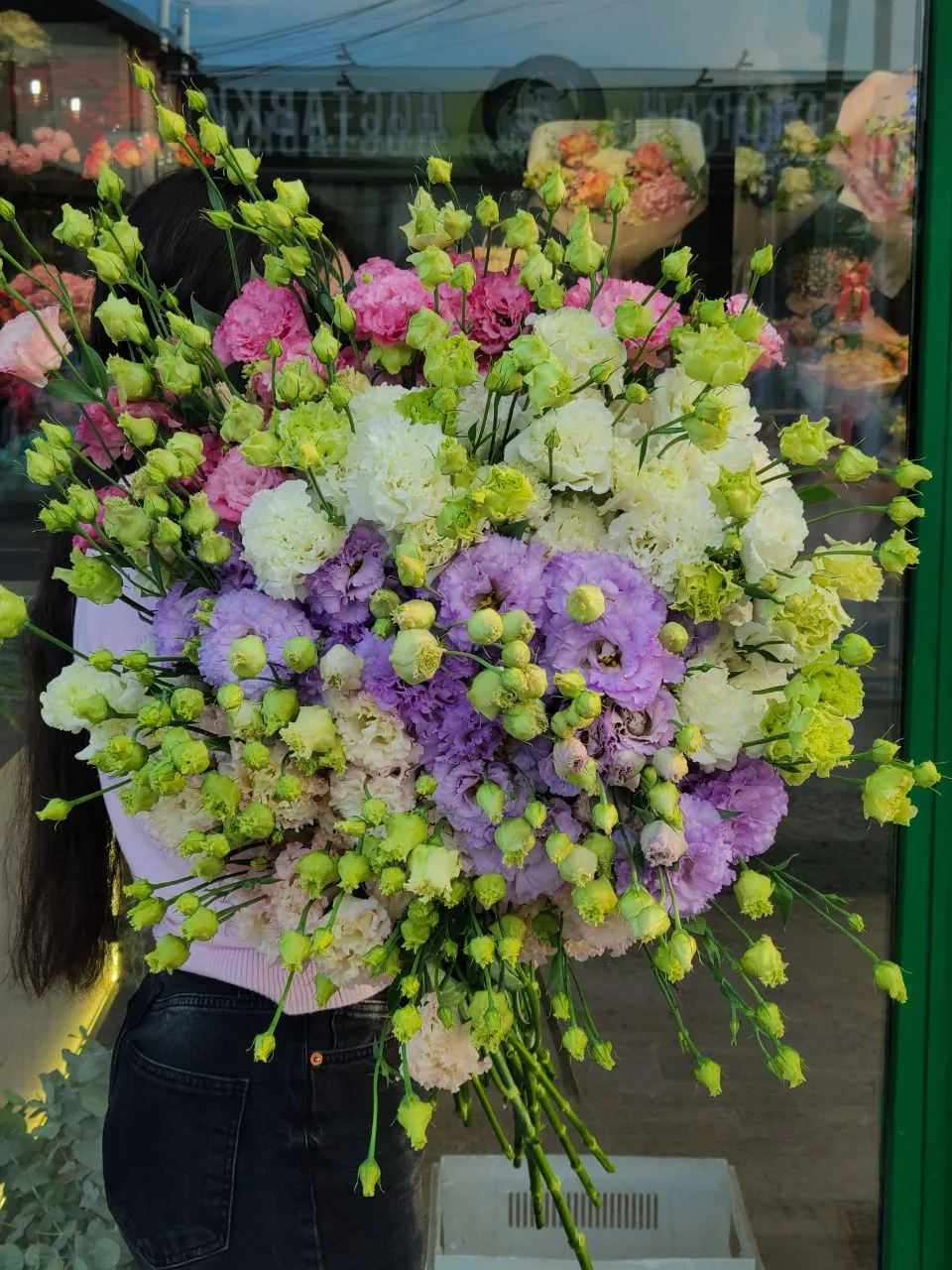​🌸 Свежее не бывает: местная эустома уже в продаже!