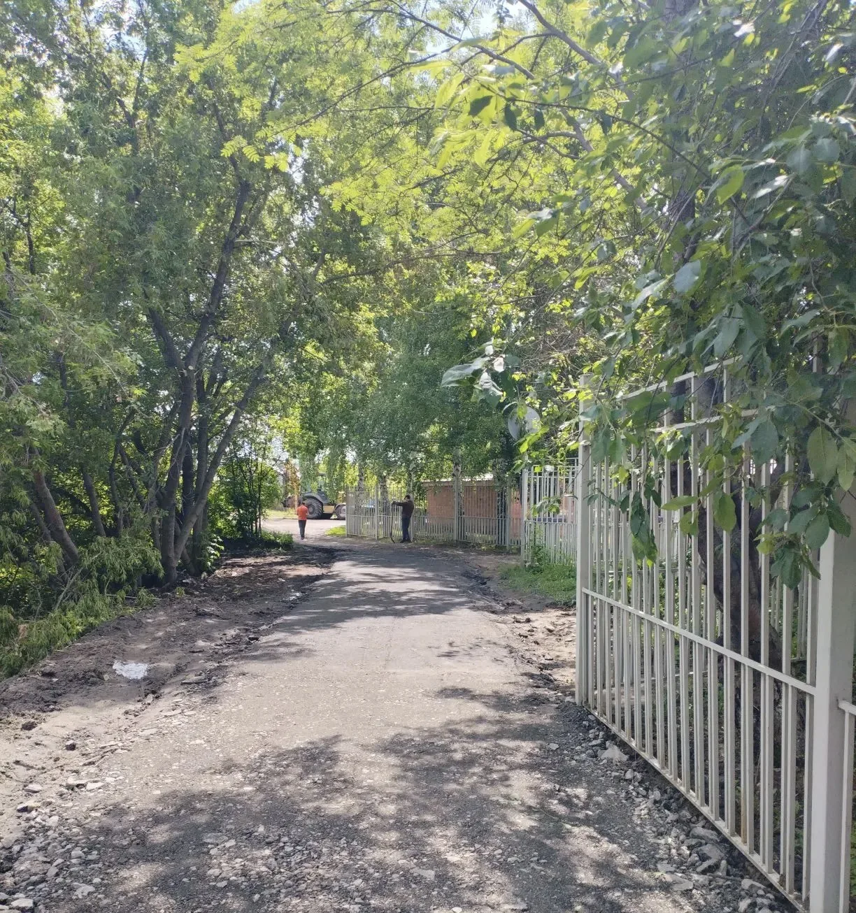 🛣️ После вмешательства Сухоложской городской прокуратуры в населенном пункте для пешеходов обустрое