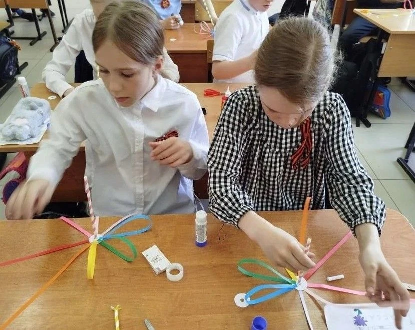 🌞В творческом объединении "Цветик-семицветик" было очень по-летнему и творчески.
