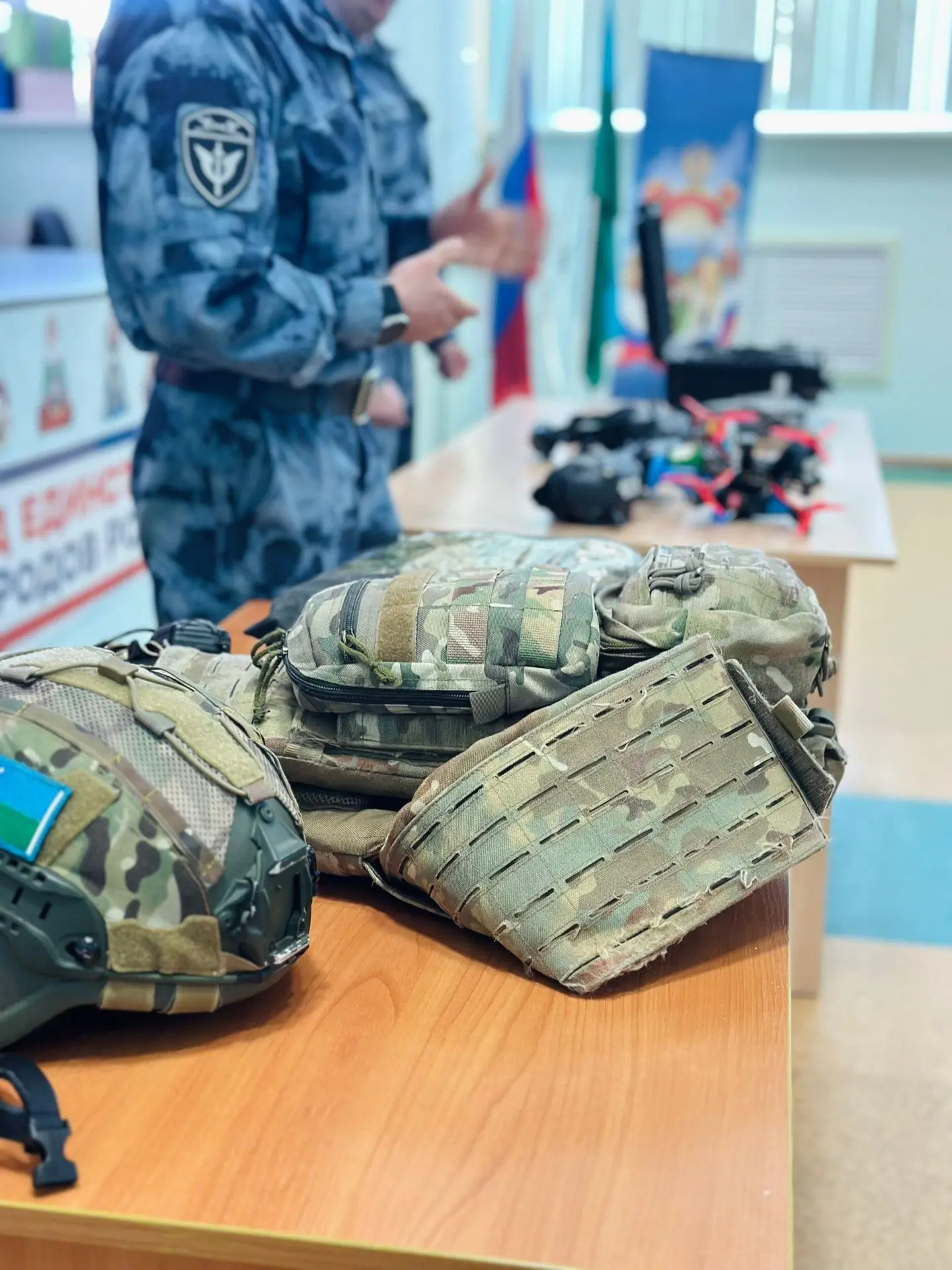 Сегодня в нашей школе для учащихся 9-11 классов прошёл урок мужества. Гостями стали бойцы Росгвардии