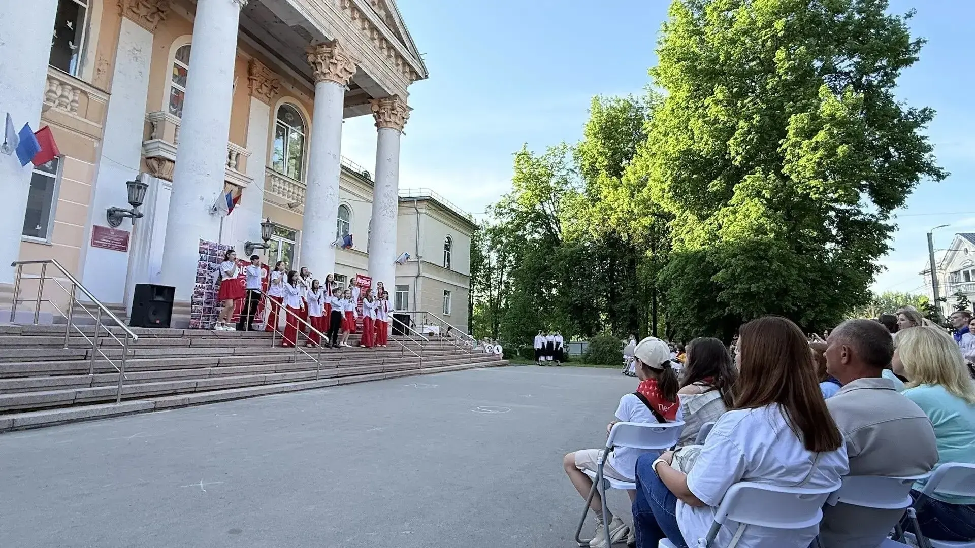 🎉 «Пионерский квартирник»: душевно, ярко, вместе!  В День детских общественных объединений у Дворца 