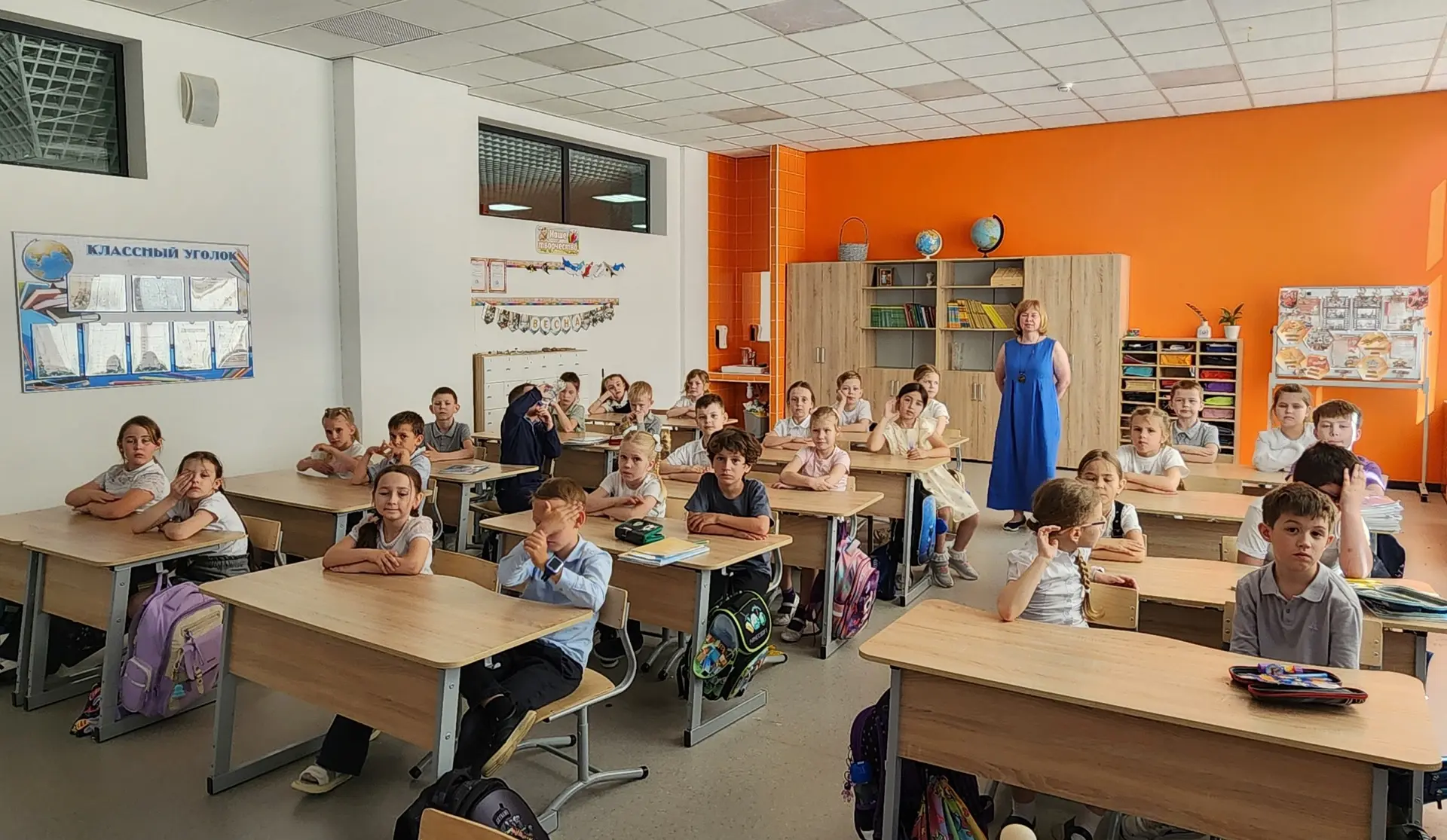 🤗 Любой музей есть память о веках. Творенья от начала мирозданья,  Любое человечества созданье В кар