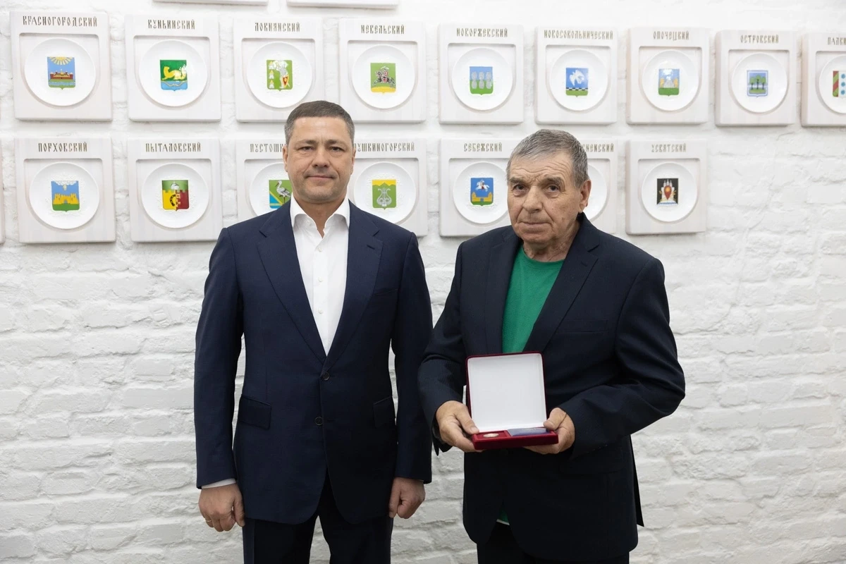 Поздравляем коллег с заслуженными наградами! 💐💐💐