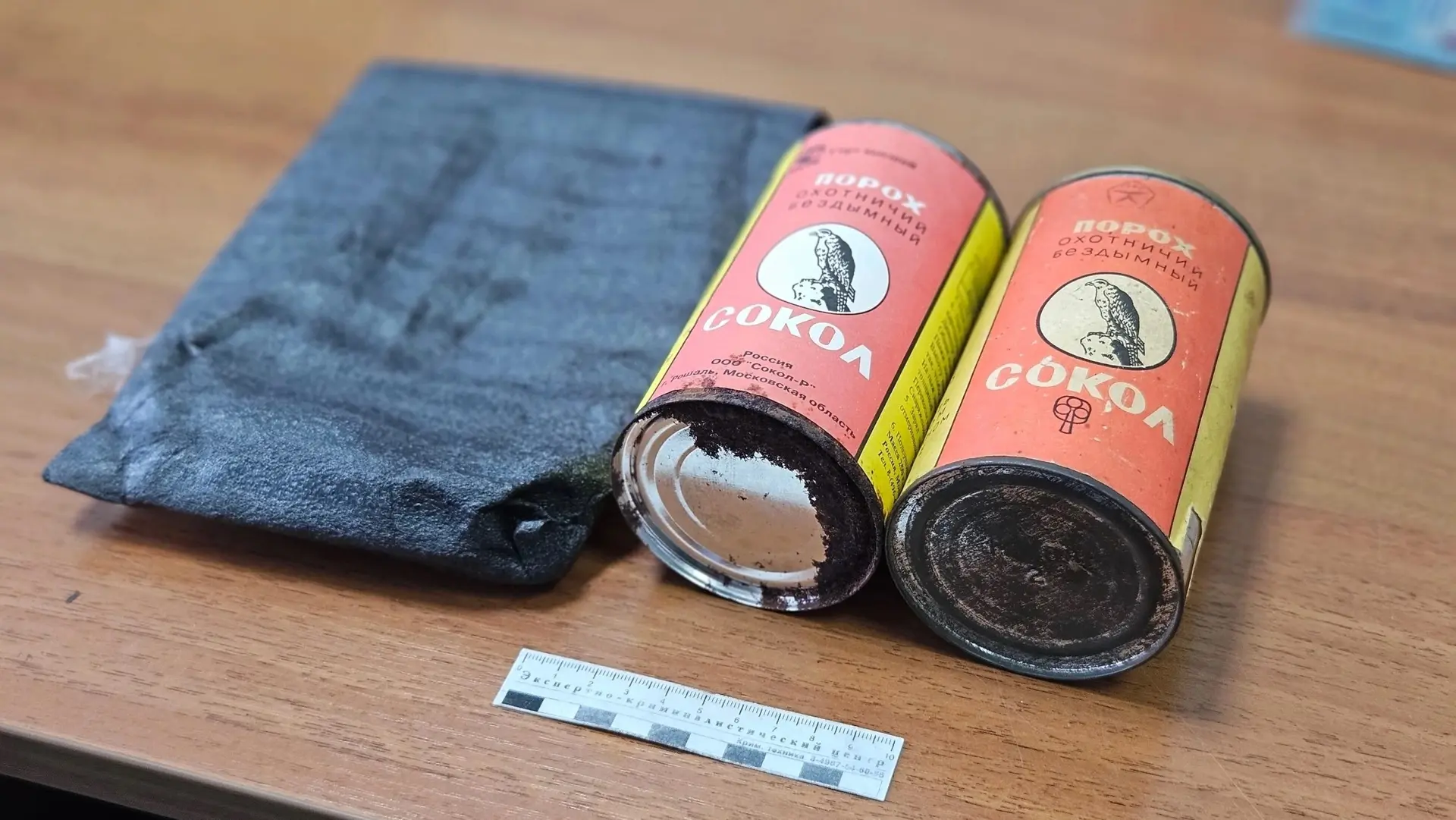 🚨 Две банки пороха нашли у местного жителя во время обыска