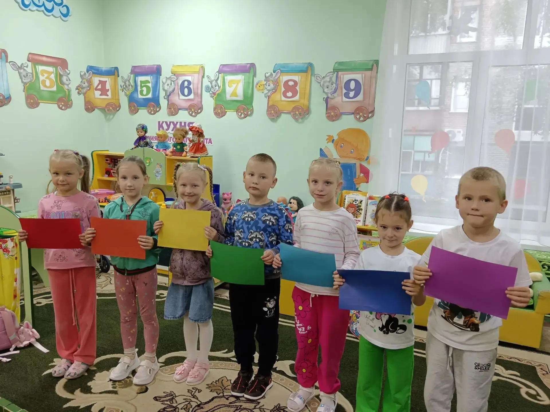 Сегодня дети подготовительной группы работали в рабочих листах с графомоторными дорожка...