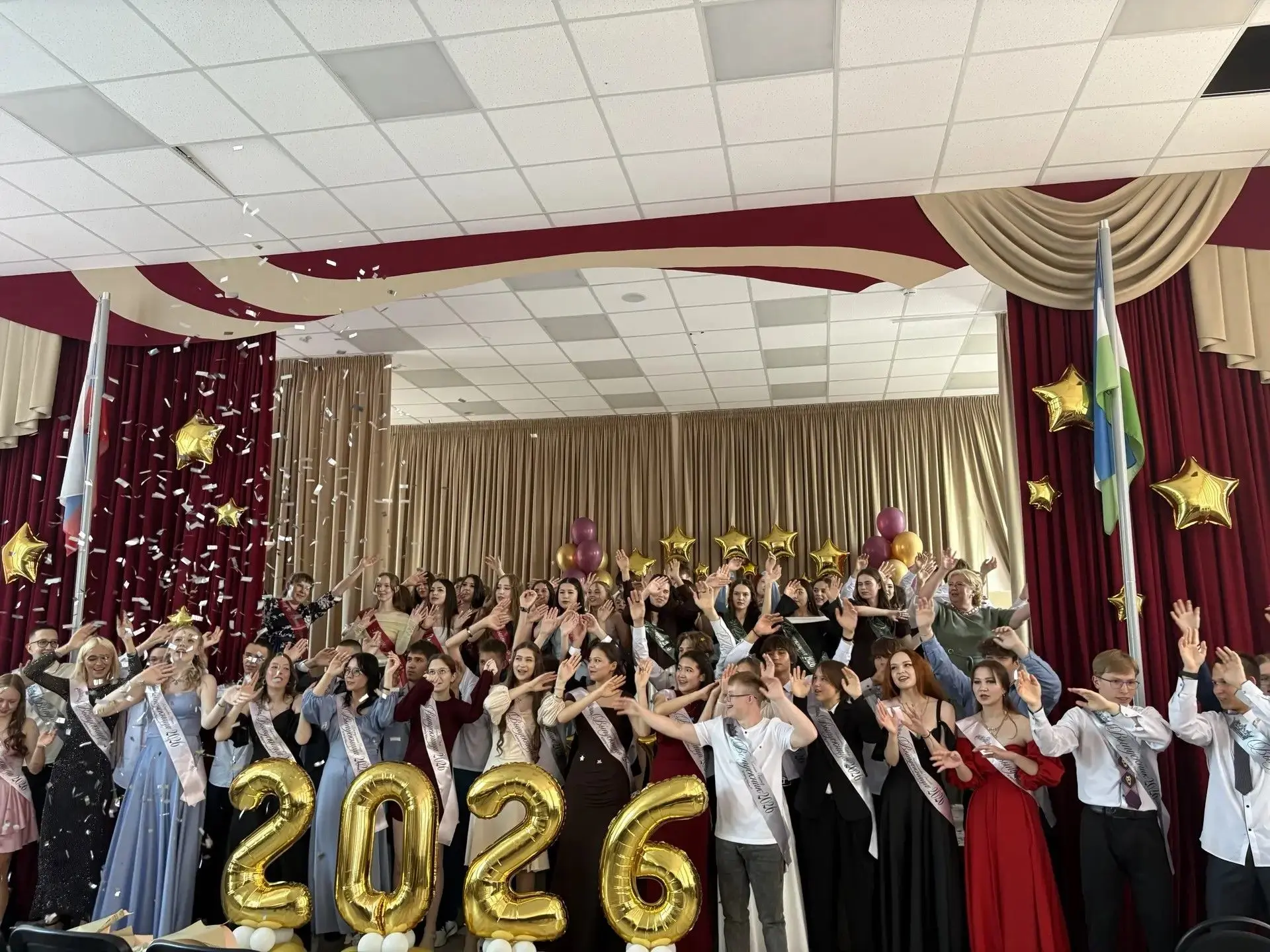 В добрый путь, выпускники 9-х классов!
26 июня в МАОУ Школа № 87 состоялась торжественная церемония 