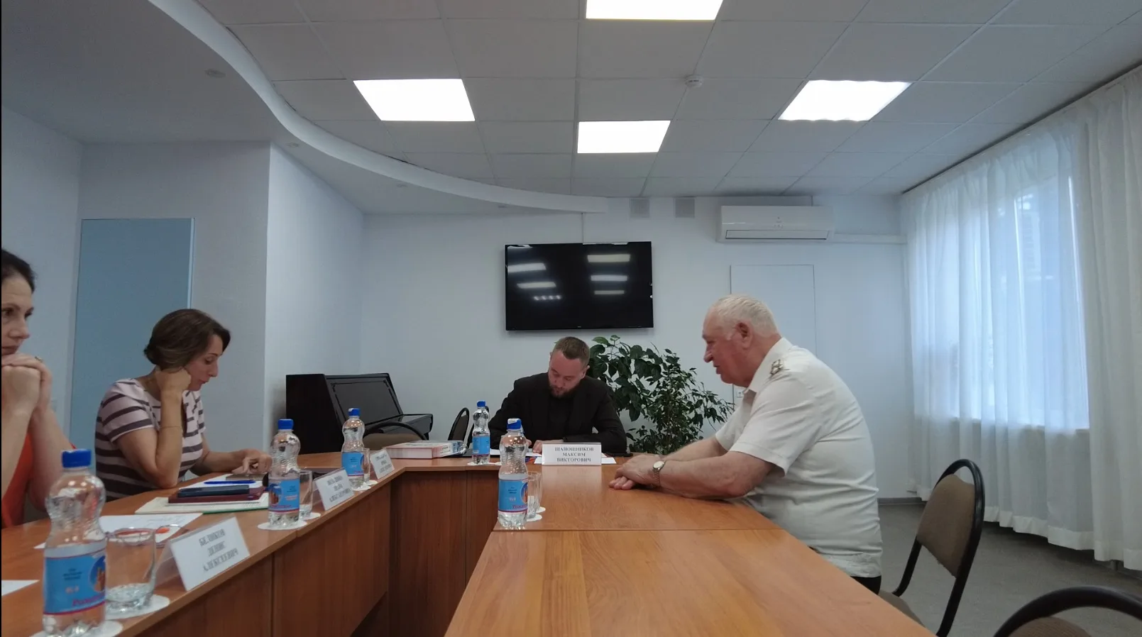В Яковлевском округе провел личный приём граждан.