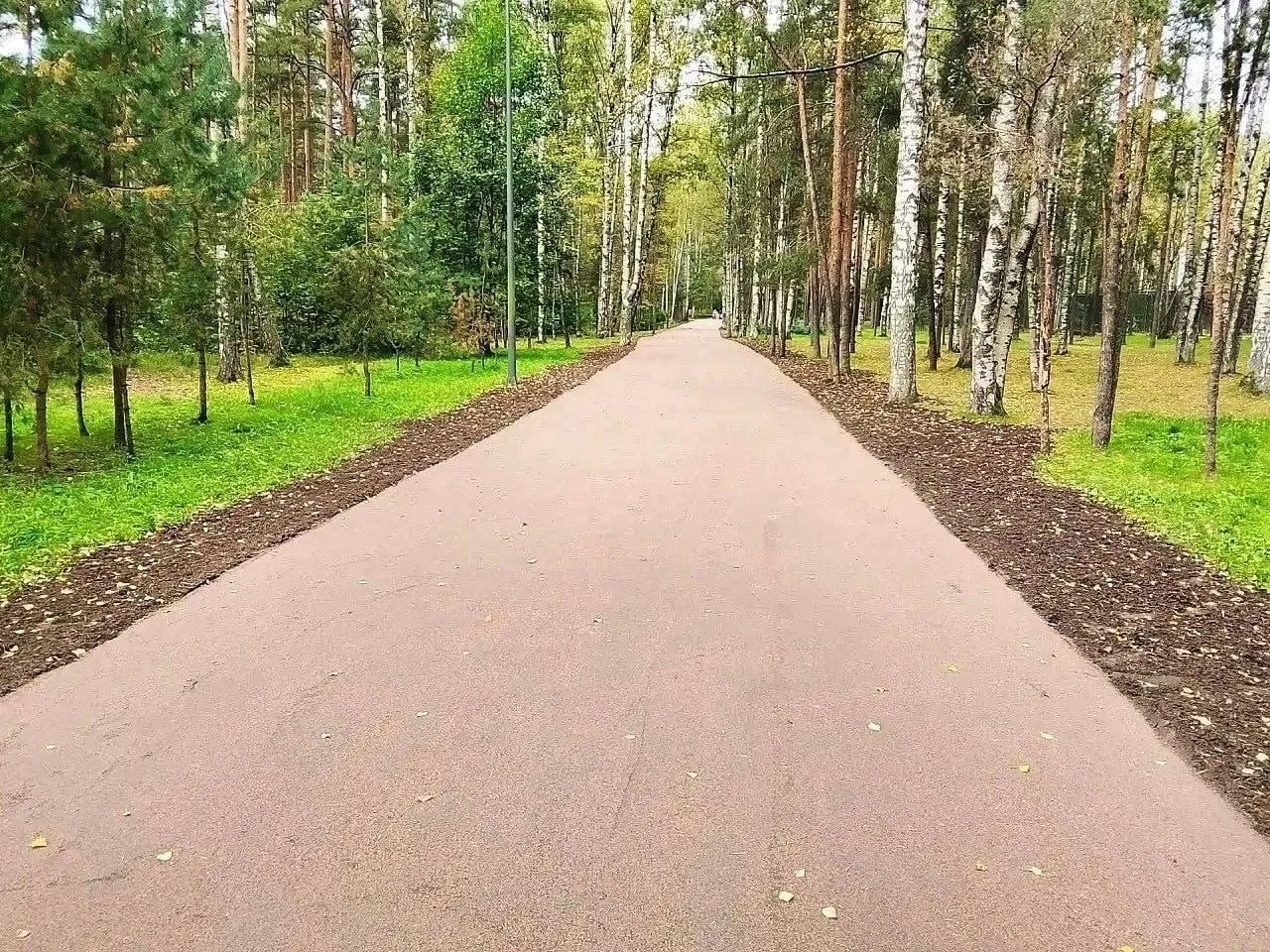 В Сосновке продолжают обновлять дорожки
