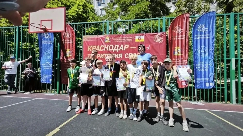⚽️Сегодня на спортивной площадке Тюляева,8 проводились окружные соревнования по футболу...
