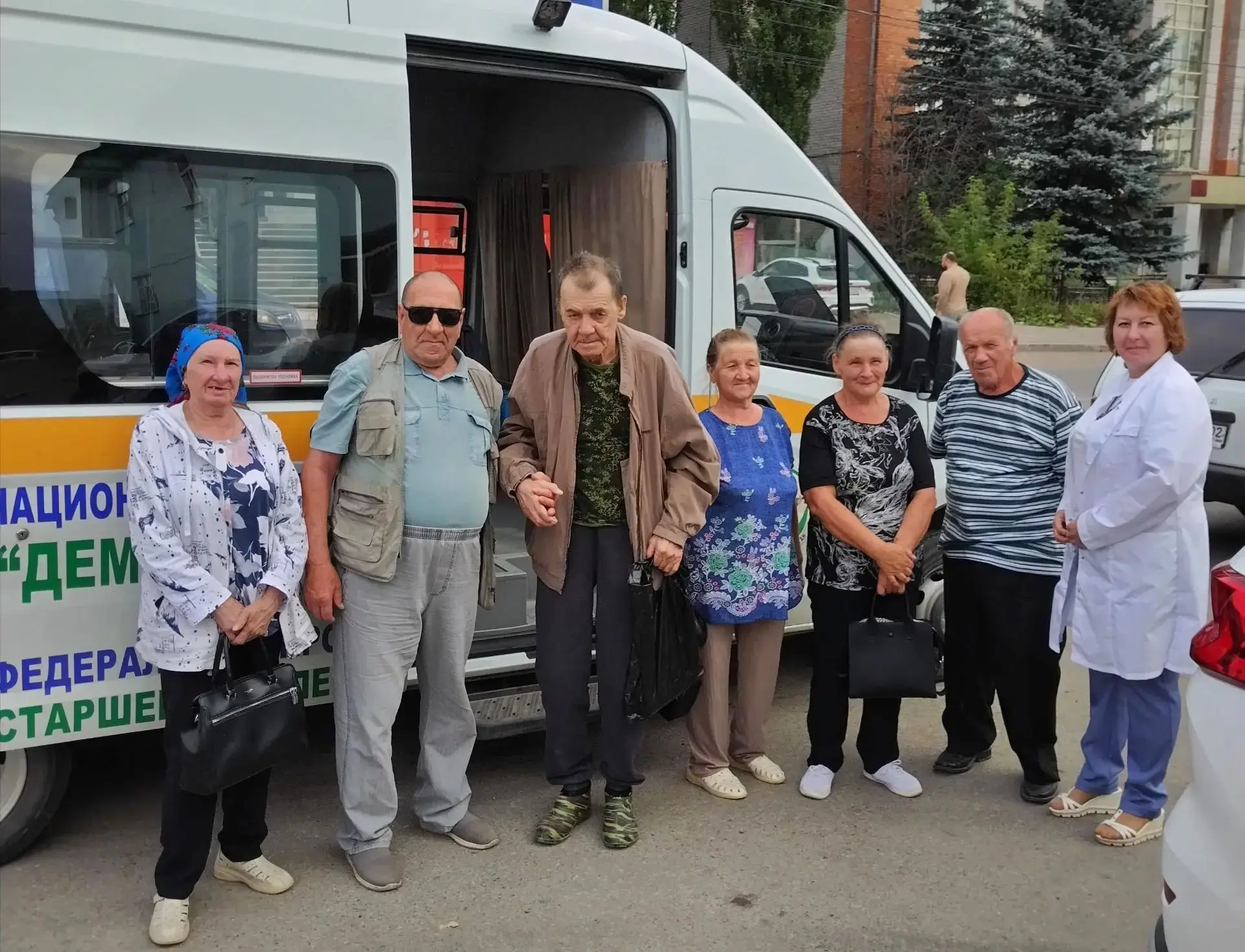 Сегодня наш водитель Хамит Закиевич Калимуллин доставил жителей с. Майский, д. Расмикеево и Подольск