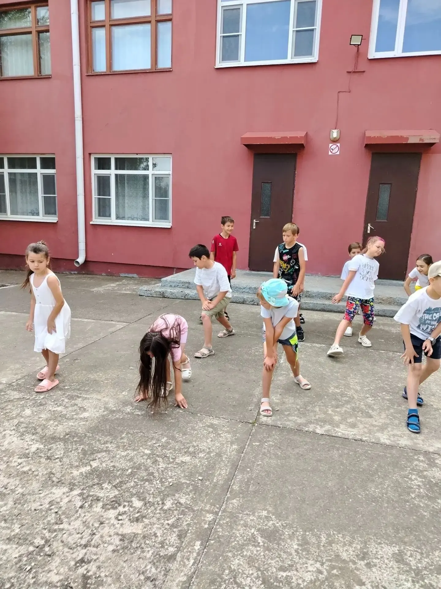 Лагерь «Солнышко» 🌞 — место, где каждый день приносит радость и здоровье.

Утро в лагере начинается