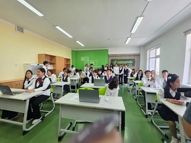 Бөтүҥ оскуолатыгар агротехнологическай кылаас аһылынна 👏