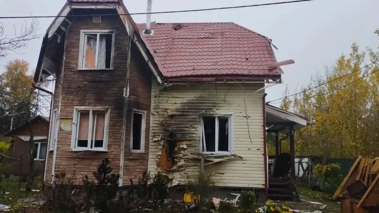 ❗️ В Подмосковье начали восстанавливать дома после ночной атаки БПЛА.