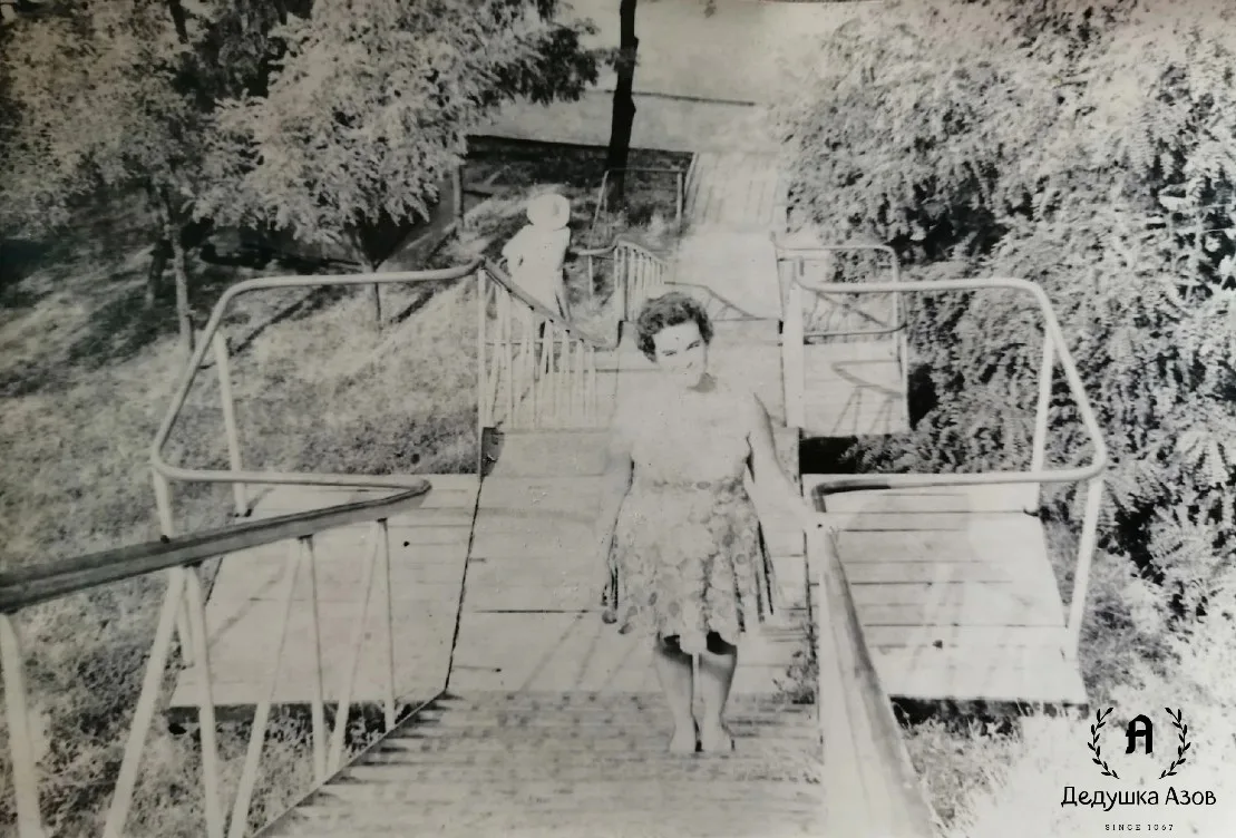 Лестница к пляжу на спуске Молокова(Ныне демонтированная).