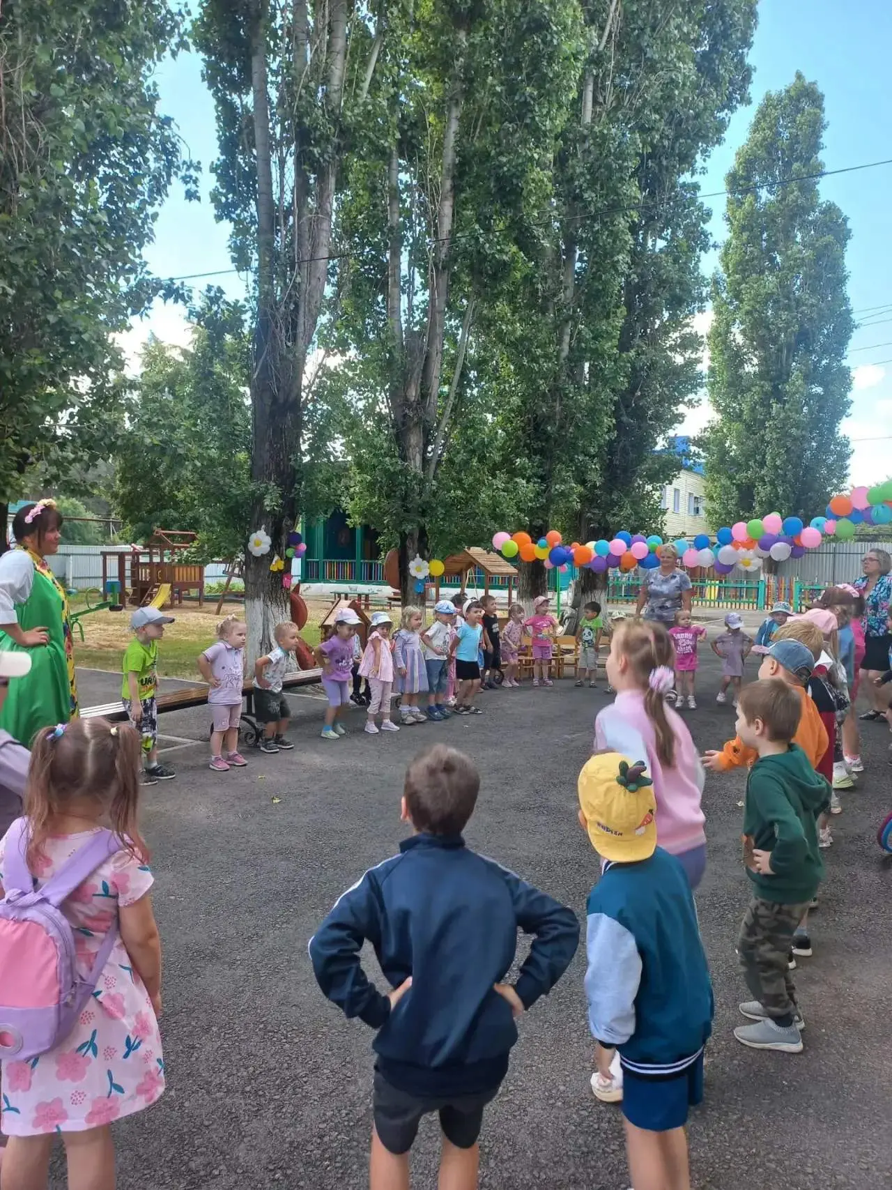 29 июня в нашем детском саду прошло спортивно-развлекательное мероприятие "Лето, ах лет...