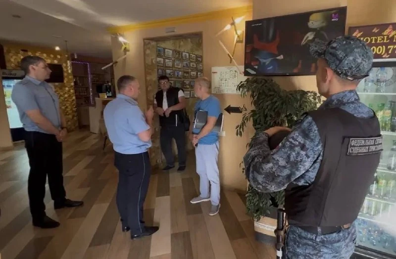 Судебные приставы опечатали сразу пять гостиниц сети «Мартон» в Краснодаре, а также ряд...