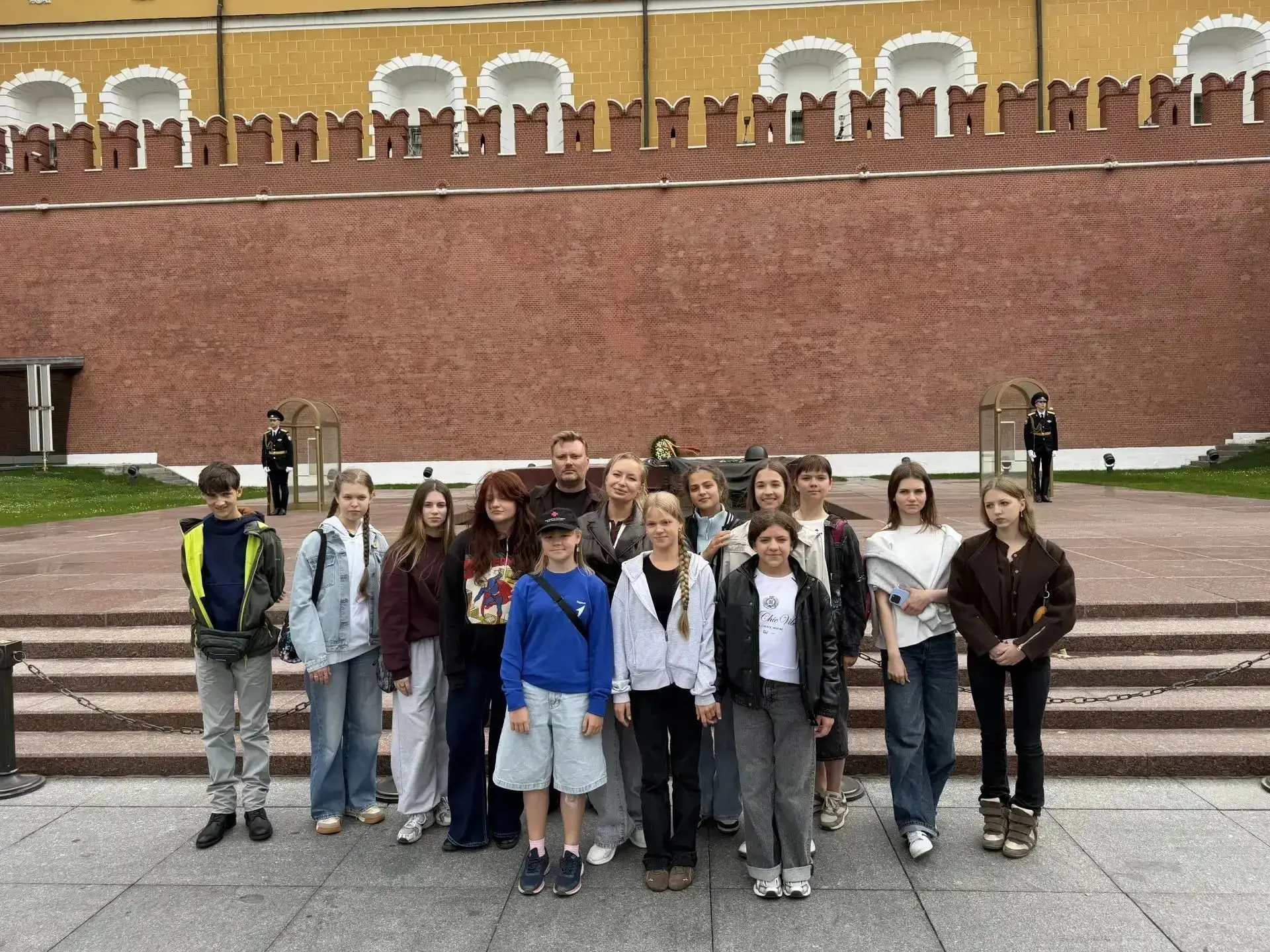 Делегация от Санкт-Петербурга прибыла в Москву на детский культурный форум и уже побыва...