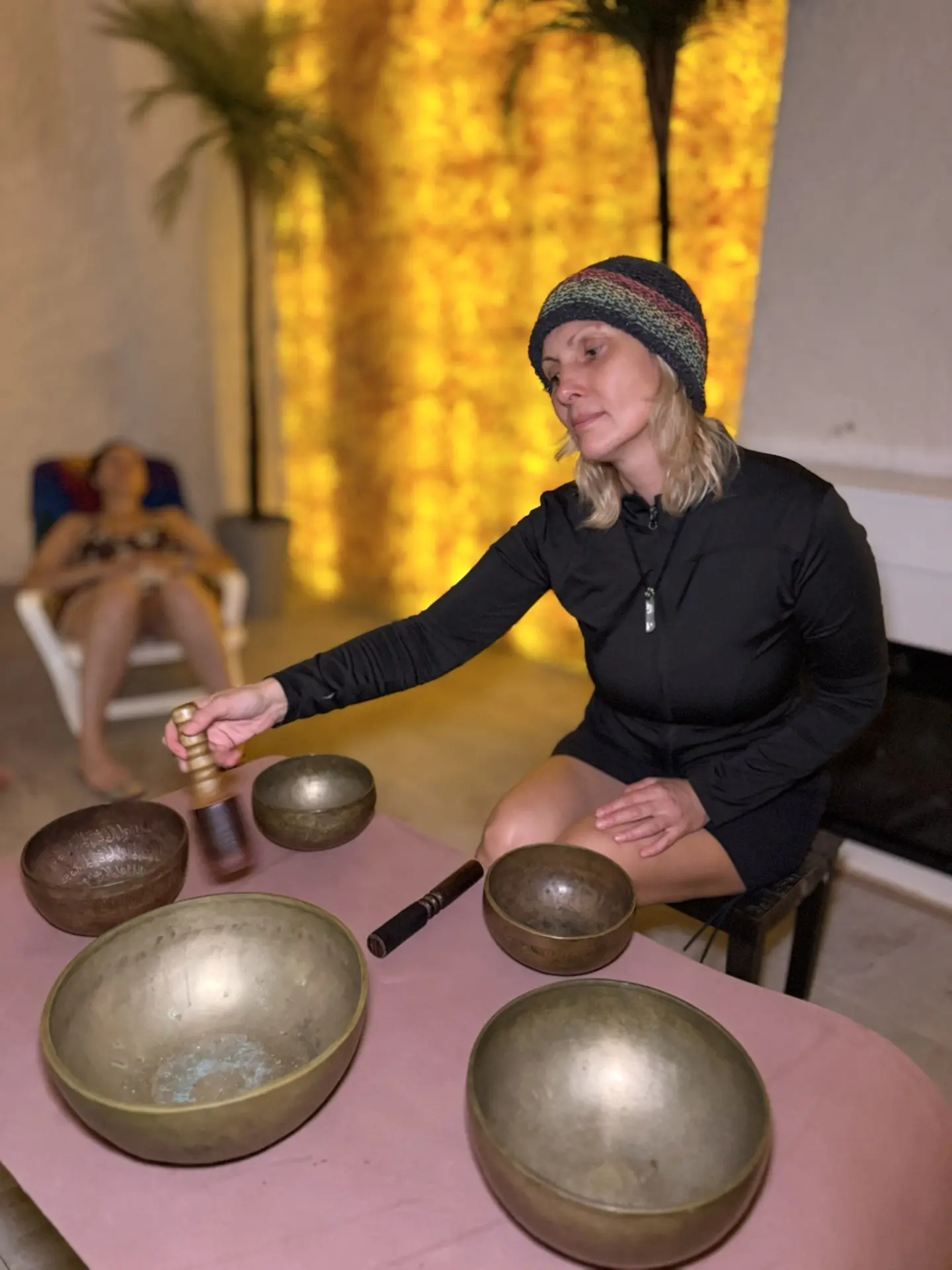 🧘‍♀️✨ Гармония звука: Медитации с поющими чашами в Termoland Бутово
