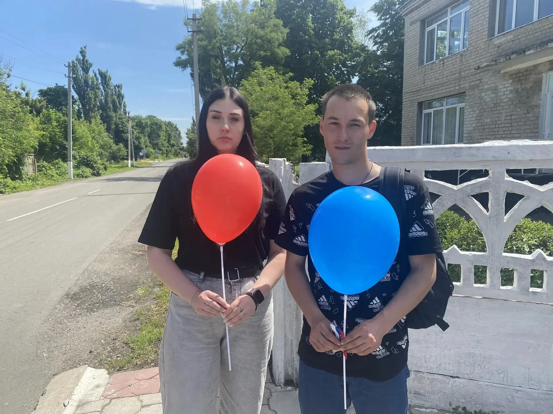 «Россия-Родина моя!» 🇷🇺 ко Дню России 🎉

В преддверии Дня России коллектив Дебальцевского городск