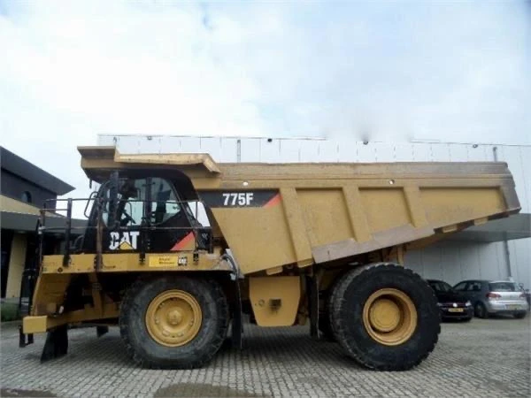 Карьерный самосвал CAT 775F (EED), в разбор