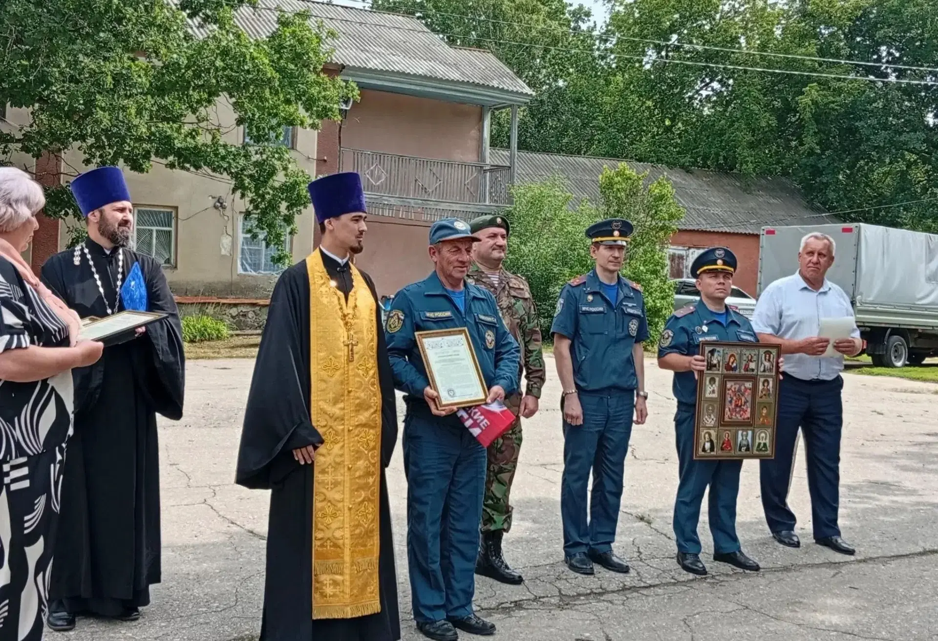 Новобурасский район отправил очередную партию гуманитарной помощи в зону проведения специальной воен