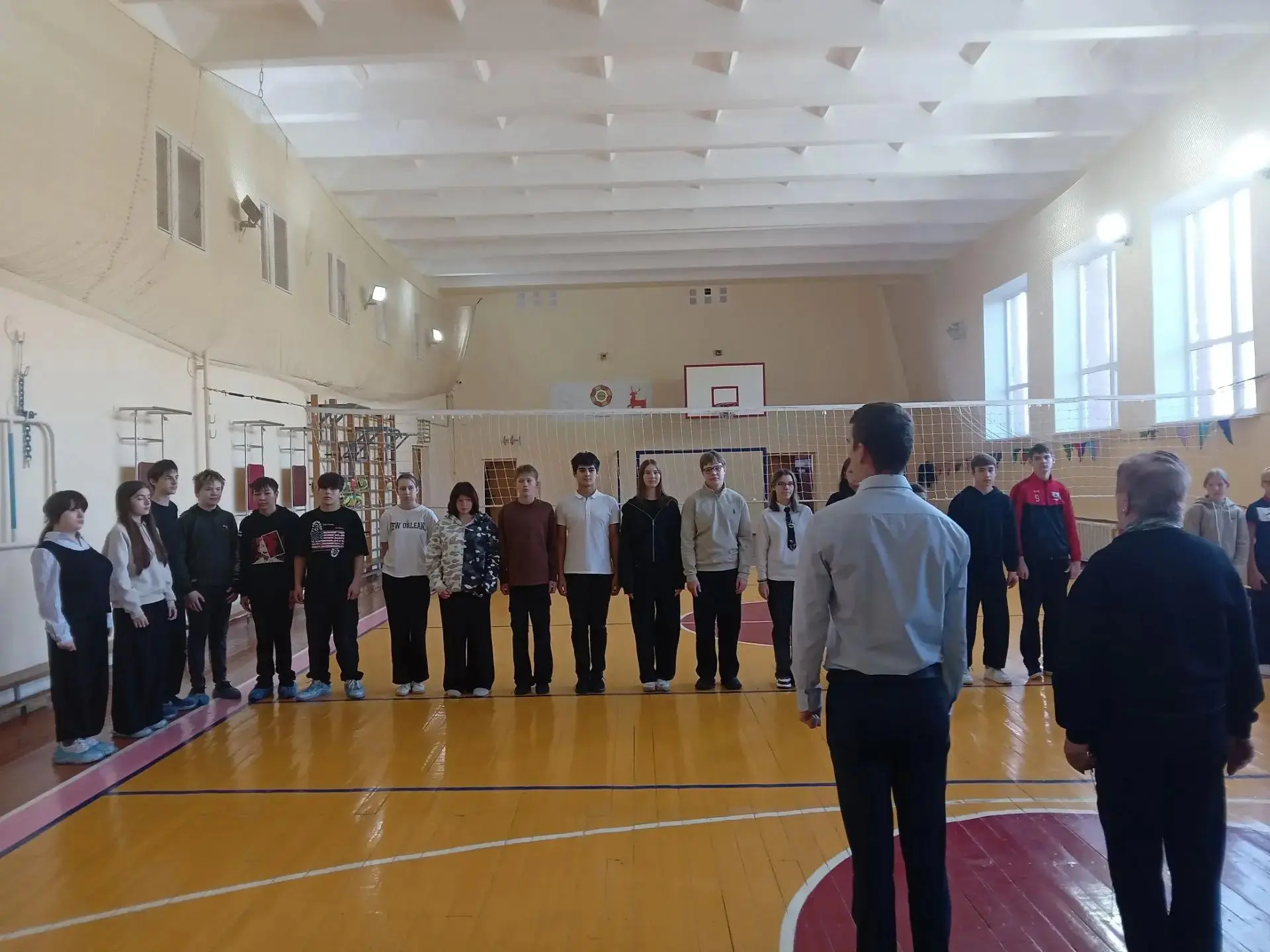 Сегодня сборная команда нашей школы, под руководством учителя  Гореловской Ольги Петров...