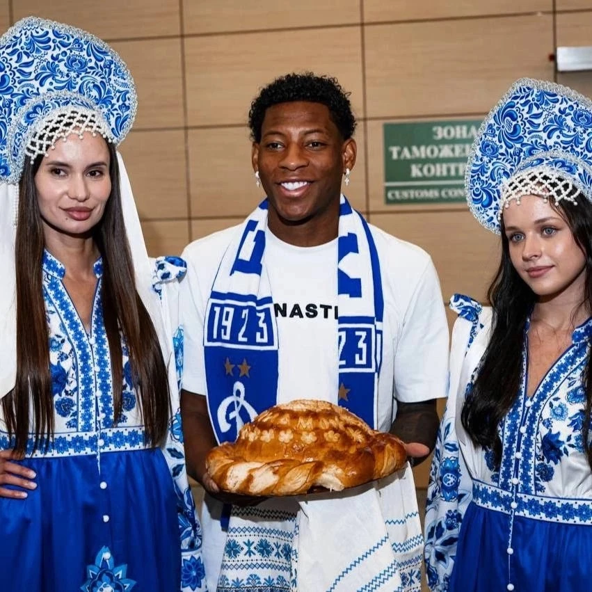 ✈️🇪🇨 Эквадорец Гонсало Плата прилетел в Москву и прибыл в «Динамо» на медосмотр: